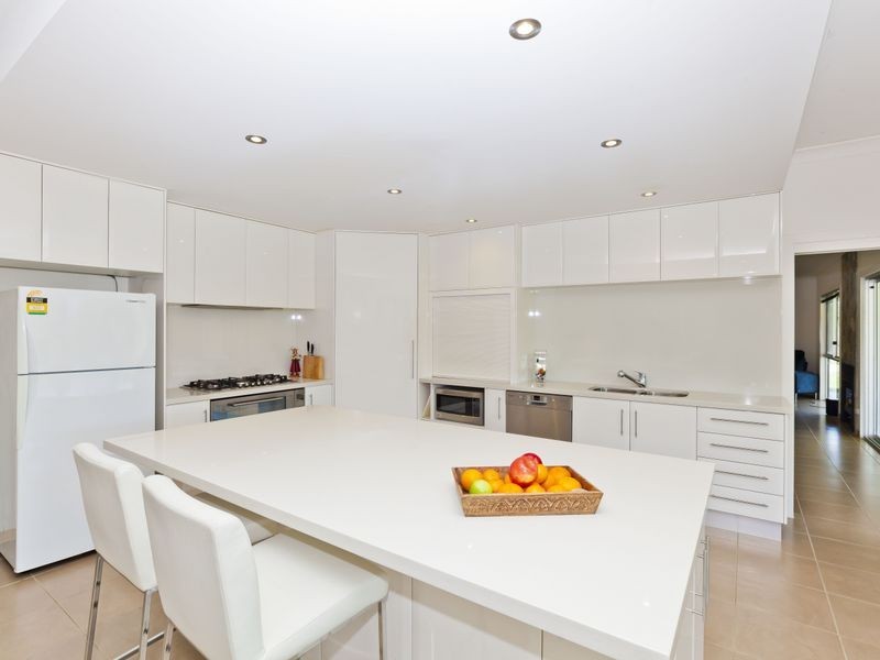 155 Birds Road, Guanaba QLD 4210