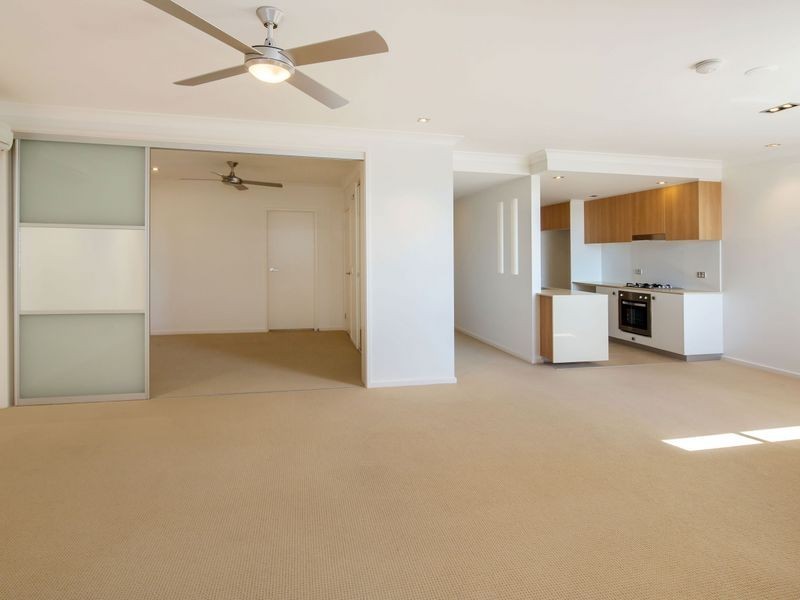 4024/3027 The Boulevard, Carrara QLD 4211