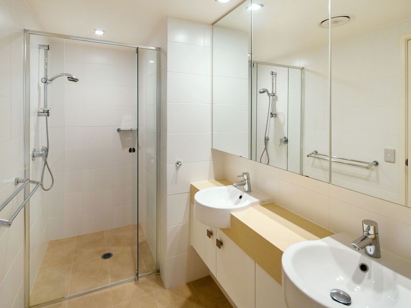 4024/3027 The Boulevard, Carrara QLD 4211