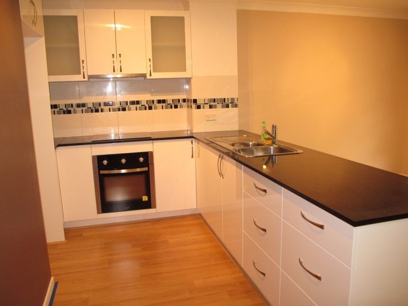 6/4 Bushmead Street, Nerang QLD 4211