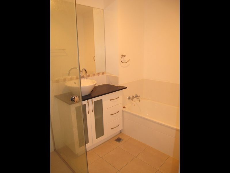 6/4 Bushmead Street, Nerang QLD 4211