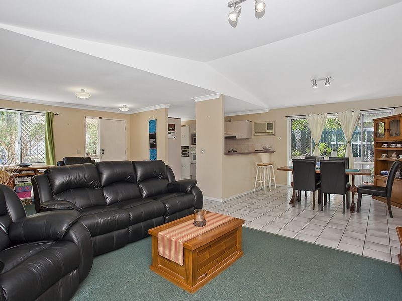 67 Renfrew Drive, Highland Park QLD 4211