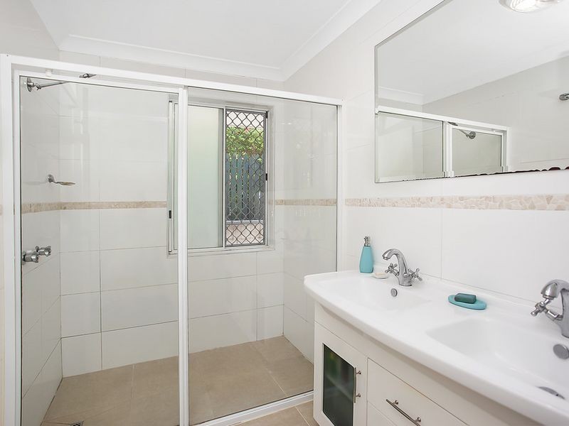 67 Renfrew Drive, Highland Park QLD 4211
