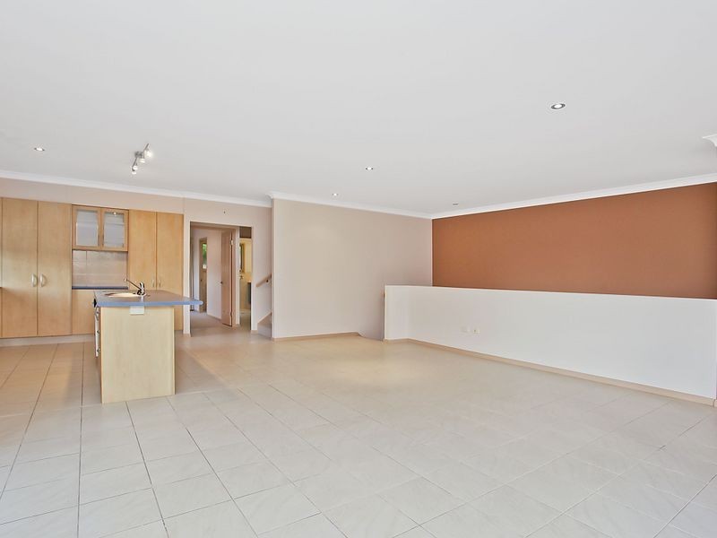 3/84 Paddington Drive, Carrara QLD 4211