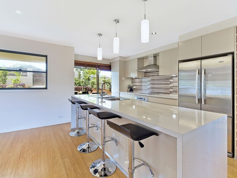 1 Dearne Place, Carrara QLD 4211
