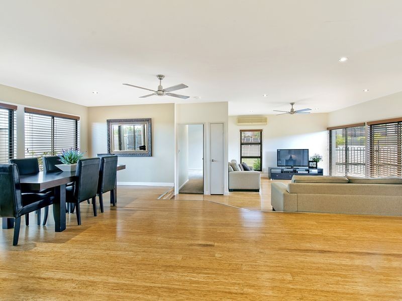 1 Dearne Place, Carrara QLD 4211