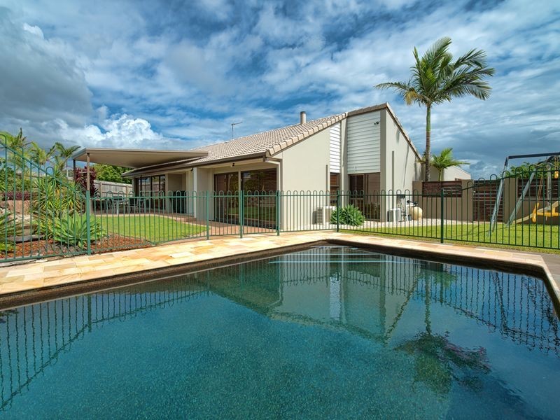 1 Dearne Place, Carrara QLD 4211