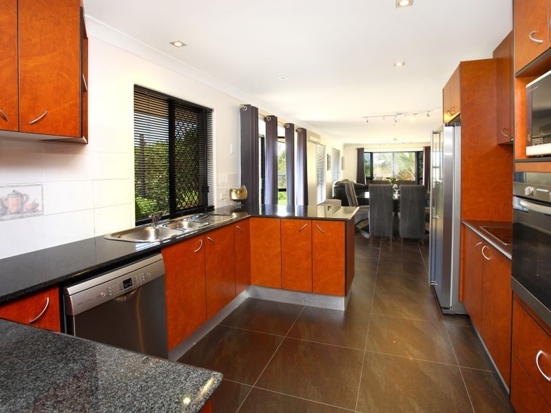 3 Paddington Drive, Carrara QLD 4211