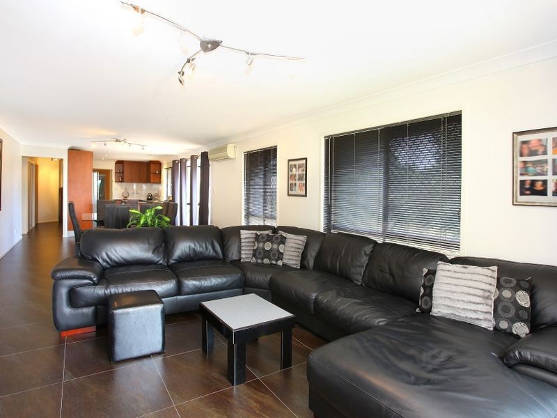 3 Paddington Drive, Carrara QLD 4211