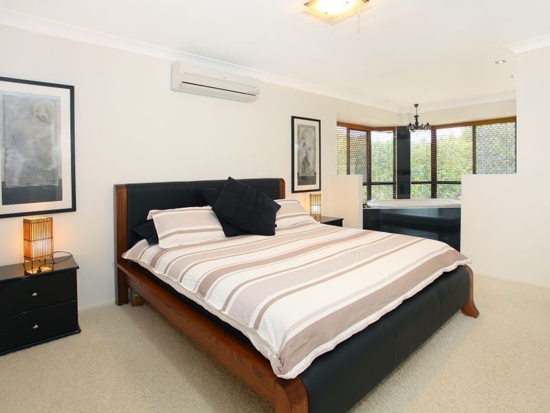 3 Paddington Drive, Carrara QLD 4211