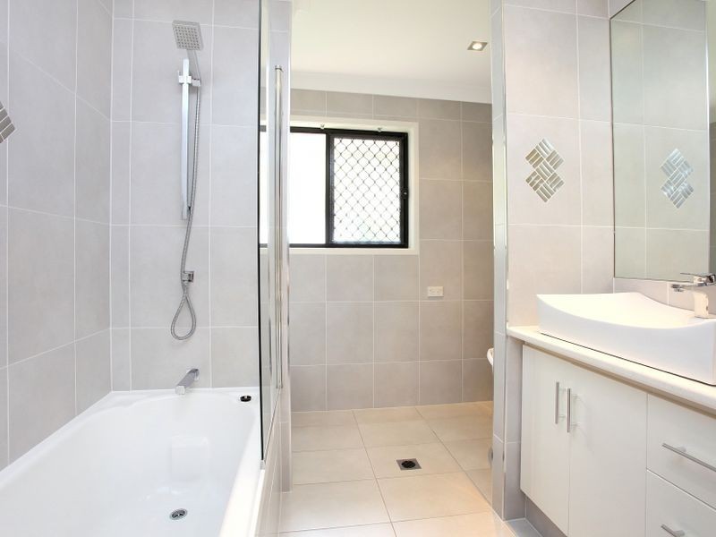 3 Paddington Drive, Carrara QLD 4211