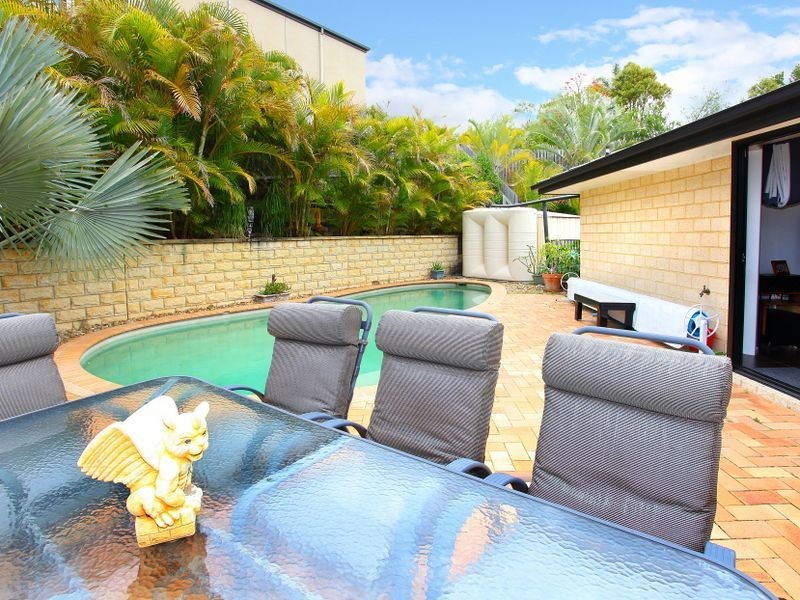 3 Paddington Drive, Carrara QLD 4211