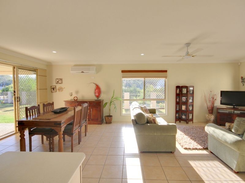 1 Debbie Way, Nerang QLD 4211