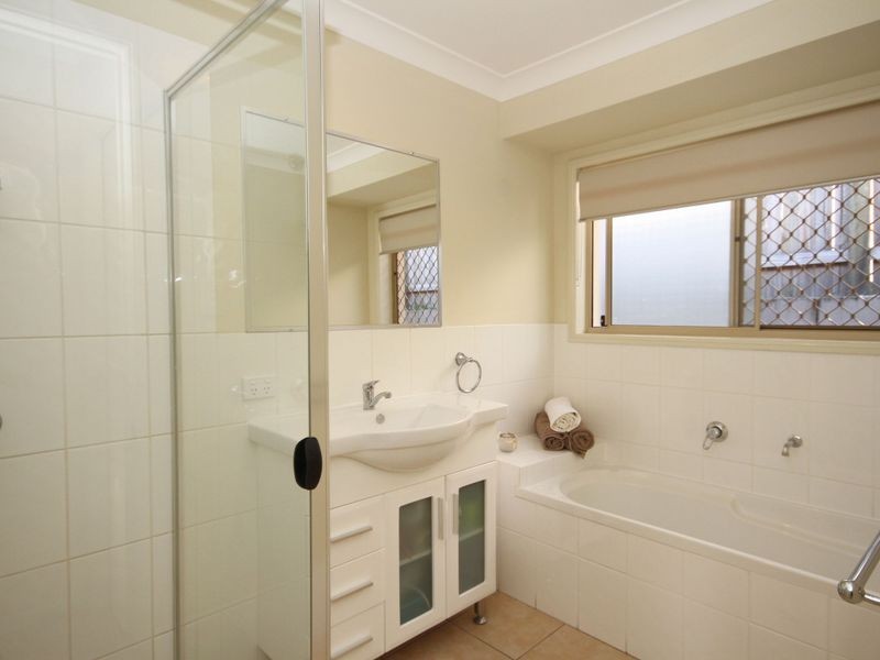 1 Debbie Way, Nerang QLD 4211