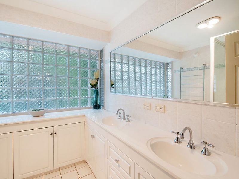 5 Foxhill Court, Carrara QLD 4211