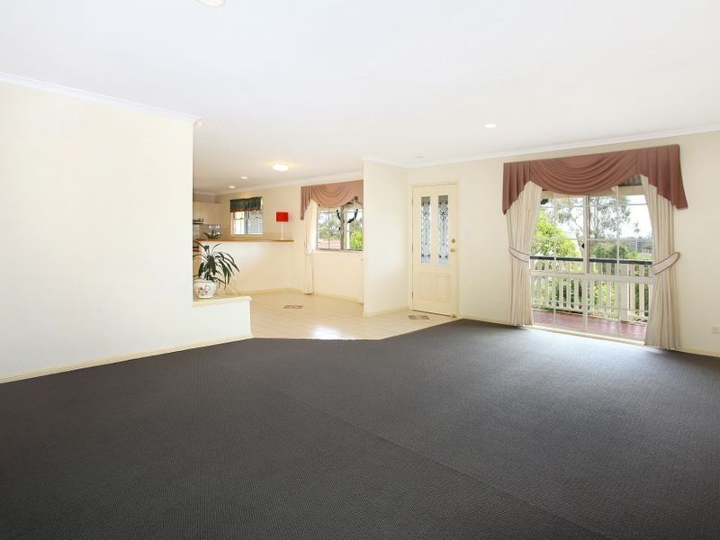 50 Paddington Drive, Carrara QLD 4211