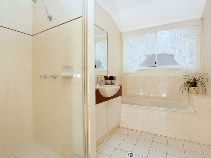 50 Paddington Drive, Carrara QLD 4211