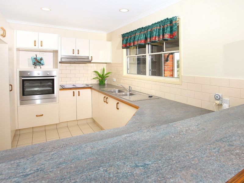 50 Paddington Drive, Carrara QLD 4211