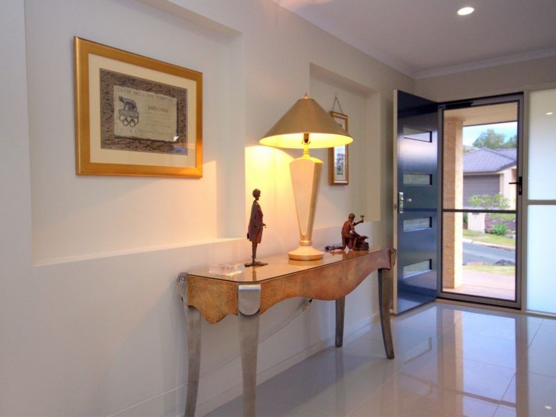 2 Debbie Way, Nerang QLD 4211