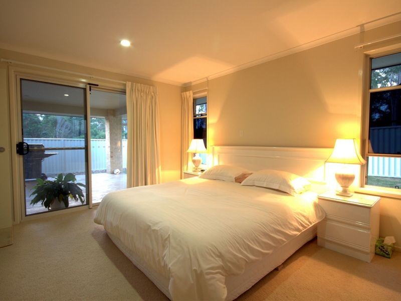 2 Debbie Way, Nerang QLD 4211