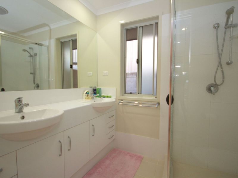 2 Debbie Way, Nerang QLD 4211