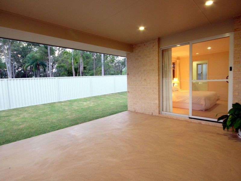 2 Debbie Way, Nerang QLD 4211