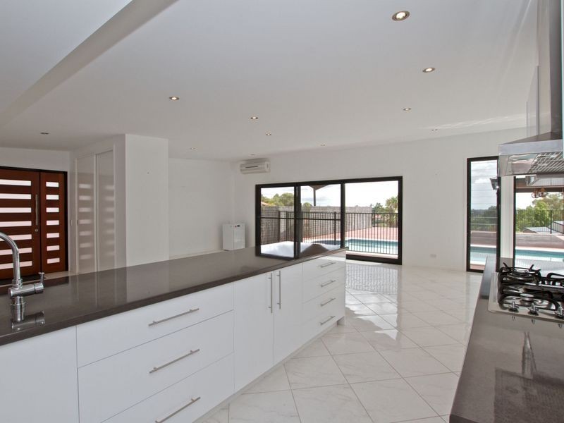 7 Forfar Court, Highland Park QLD 4211