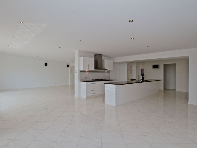 7 Forfar Court, Highland Park QLD 4211