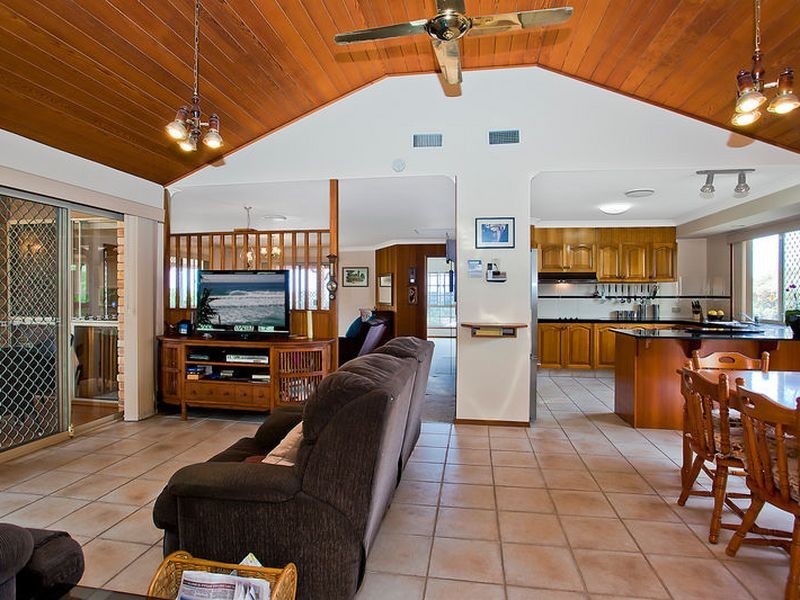 90 Pappas Way, Carrara QLD 4211