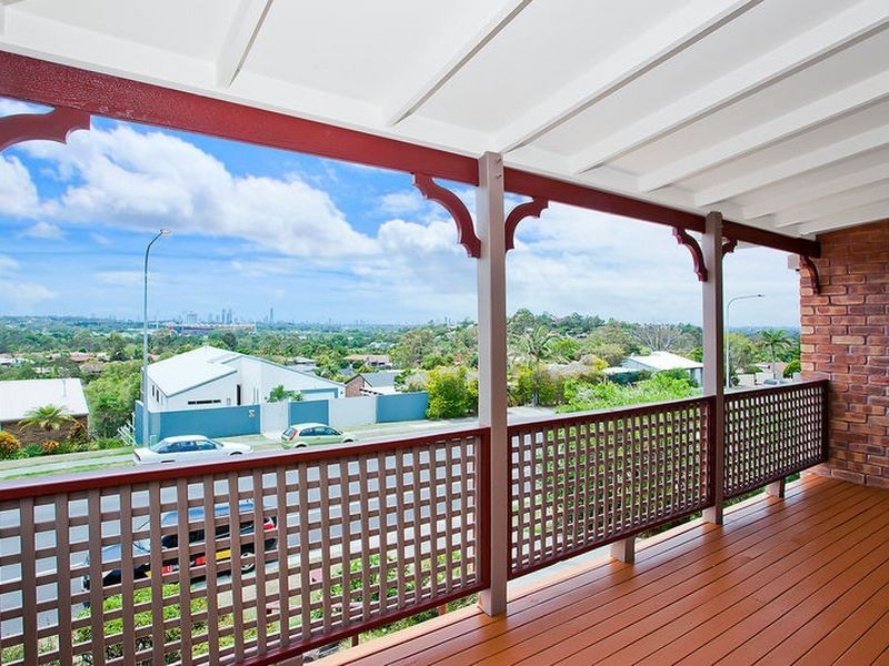 90 Pappas Way, Carrara QLD 4211