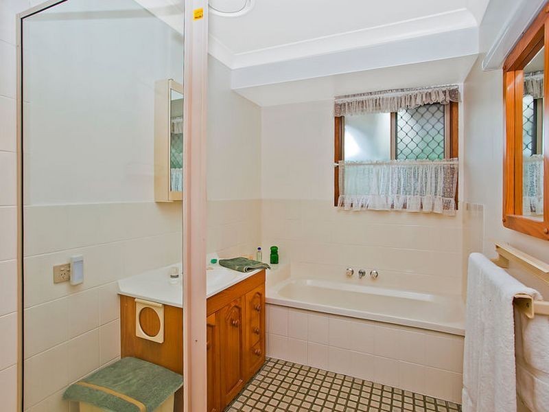 90 Pappas Way, Carrara QLD 4211