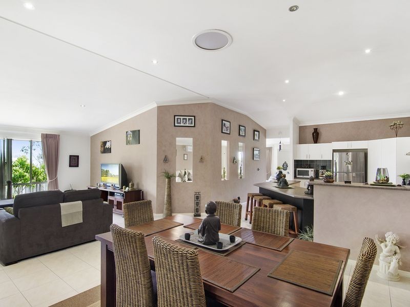 50 Hillary Circuit, Pacific Pines QLD 4211