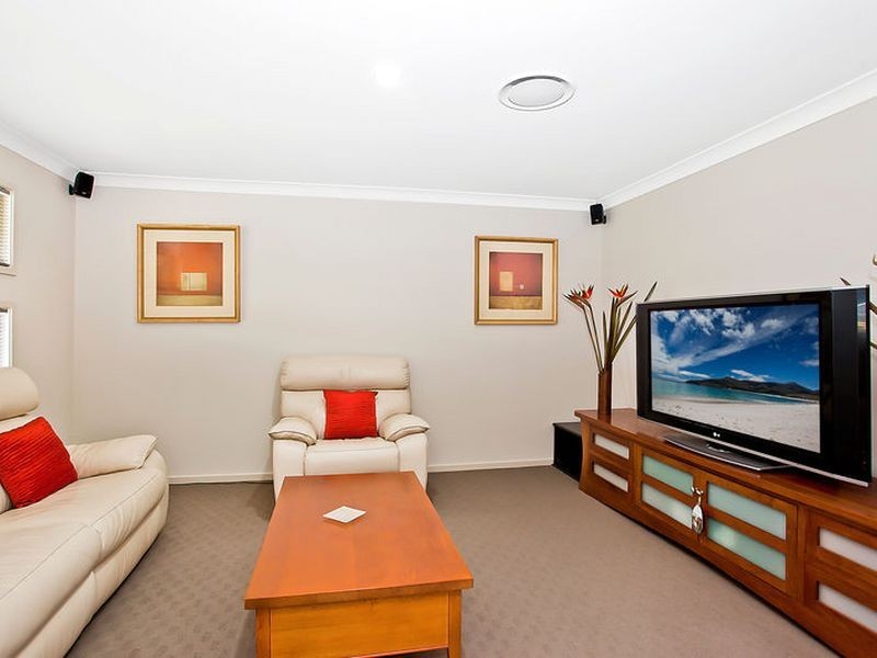 1 Thomas Hilton Place, Nerang QLD 4211