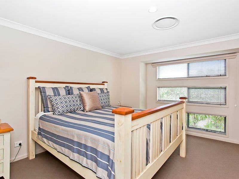 1 Thomas Hilton Place, Nerang QLD 4211
