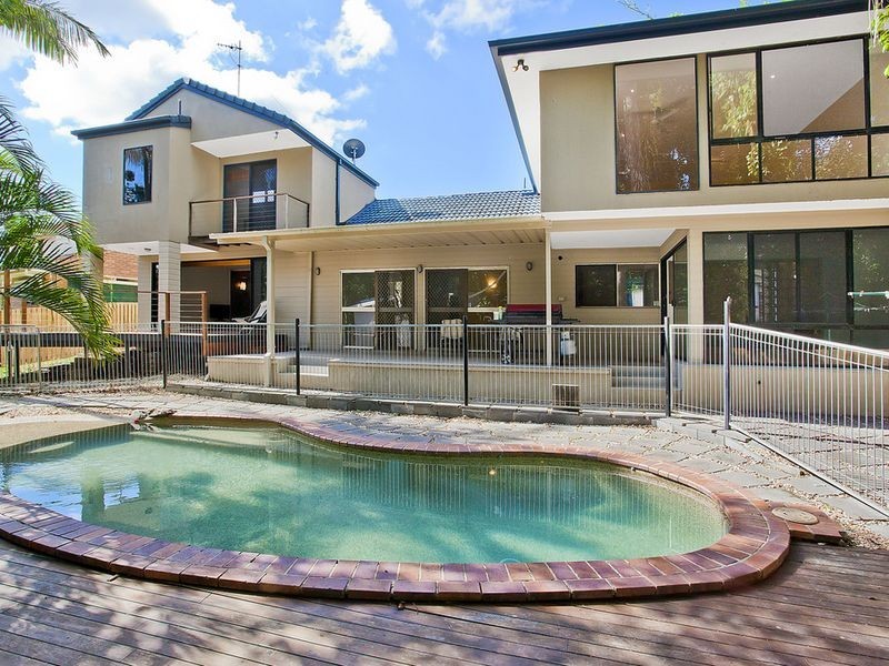 21 Bartlett Avenue, Nerang QLD 4211