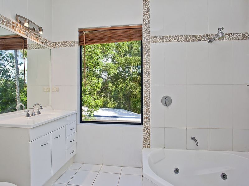 21 Bartlett Avenue, Nerang QLD 4211