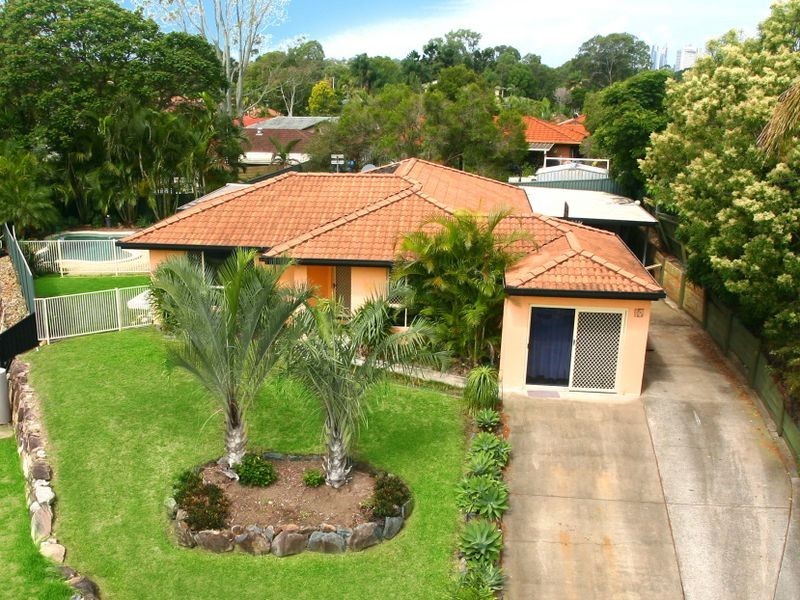 10 Avonbury Court, Carrara QLD 4211