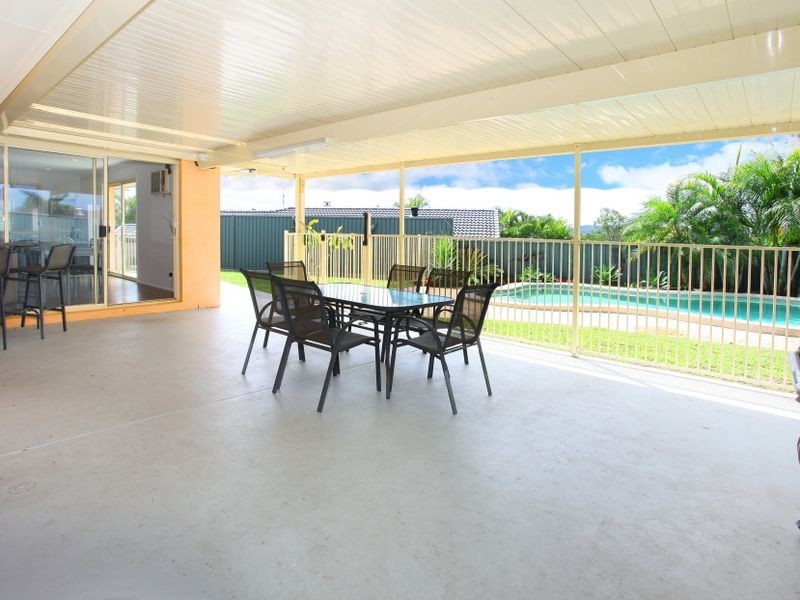10 Avonbury Court, Carrara QLD 4211