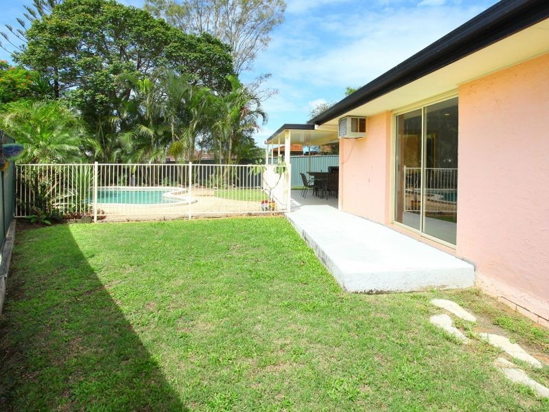 10 Avonbury Court, Carrara QLD 4211