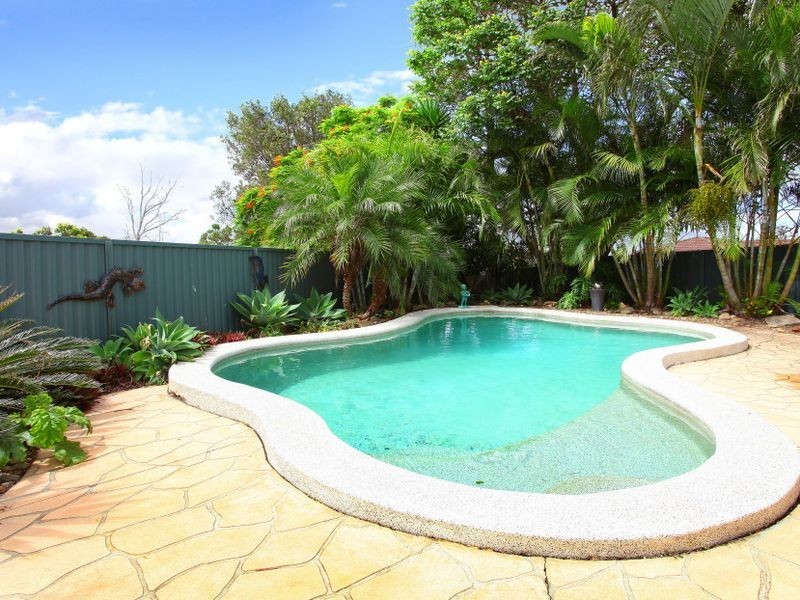10 Avonbury Court, Carrara QLD 4211