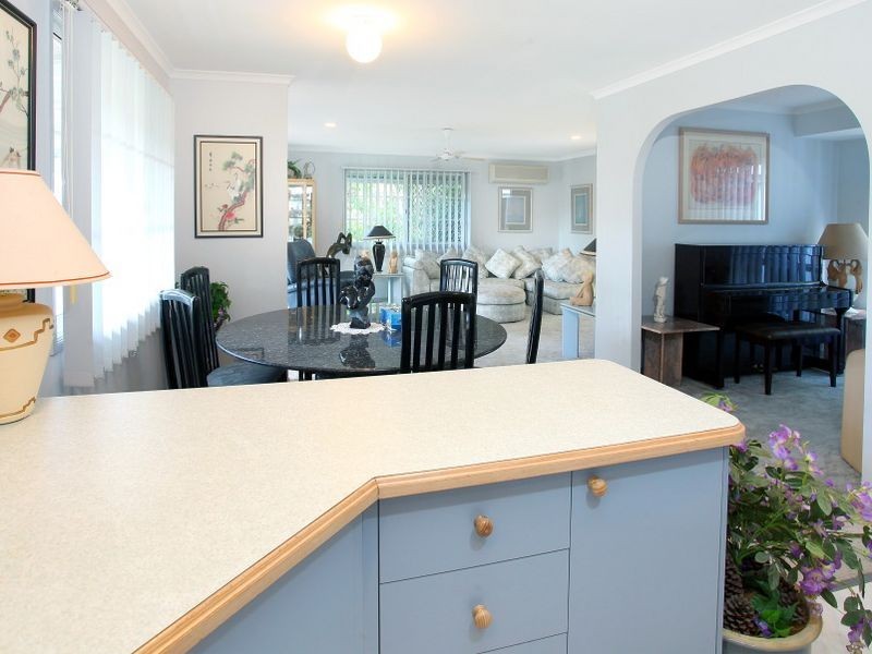 54 Paddington Drive, Carrara QLD 4211