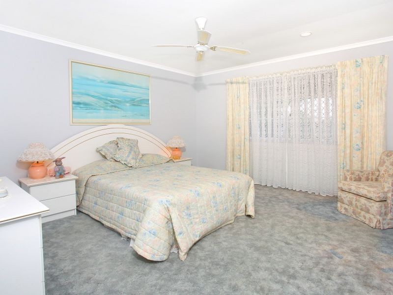 54 Paddington Drive, Carrara QLD 4211