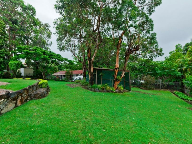 6 Harneil Place, Carrara QLD 4211