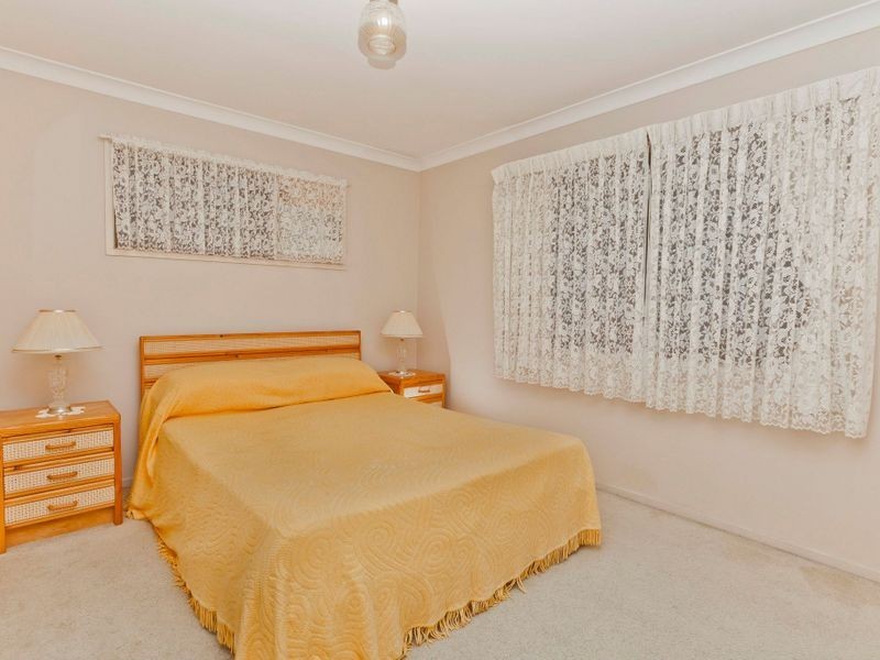 6 Harneil Place, Carrara QLD 4211