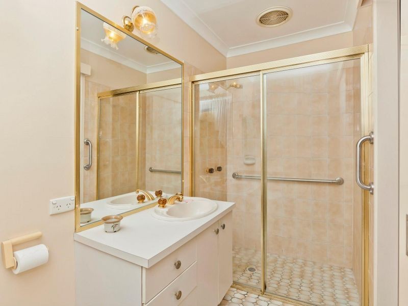 6 Harneil Place, Carrara QLD 4211