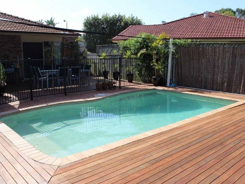 2 Calliandra Court, Carrara QLD 4211