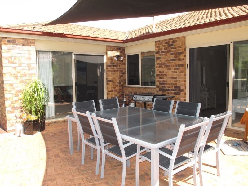 2 Calliandra Court, Carrara QLD 4211