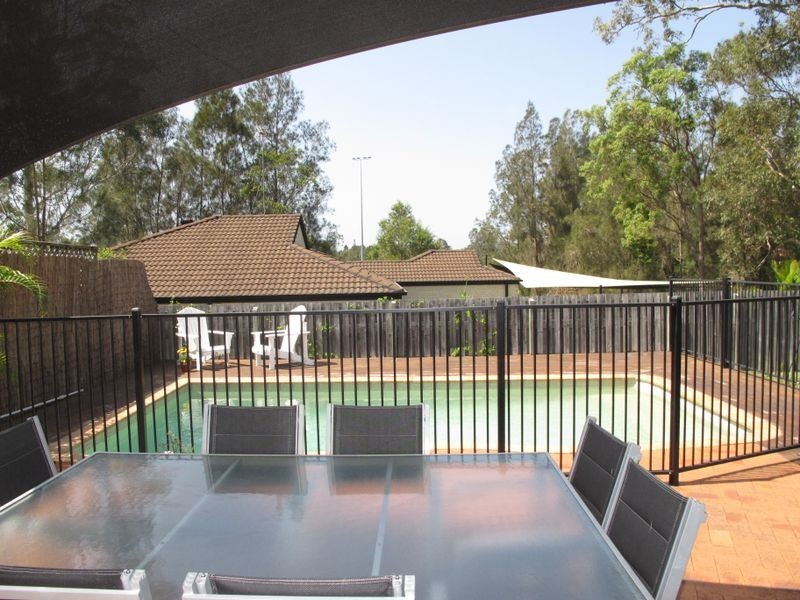 2 Calliandra Court, Carrara QLD 4211