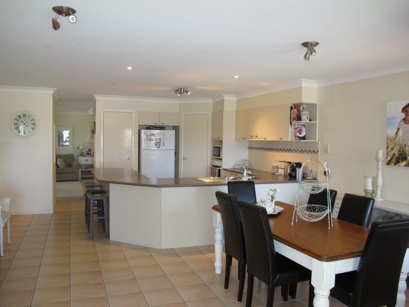 2 Calliandra Court, Carrara QLD 4211