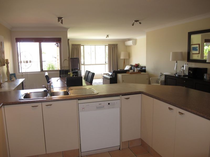 2 Calliandra Court, Carrara QLD 4211